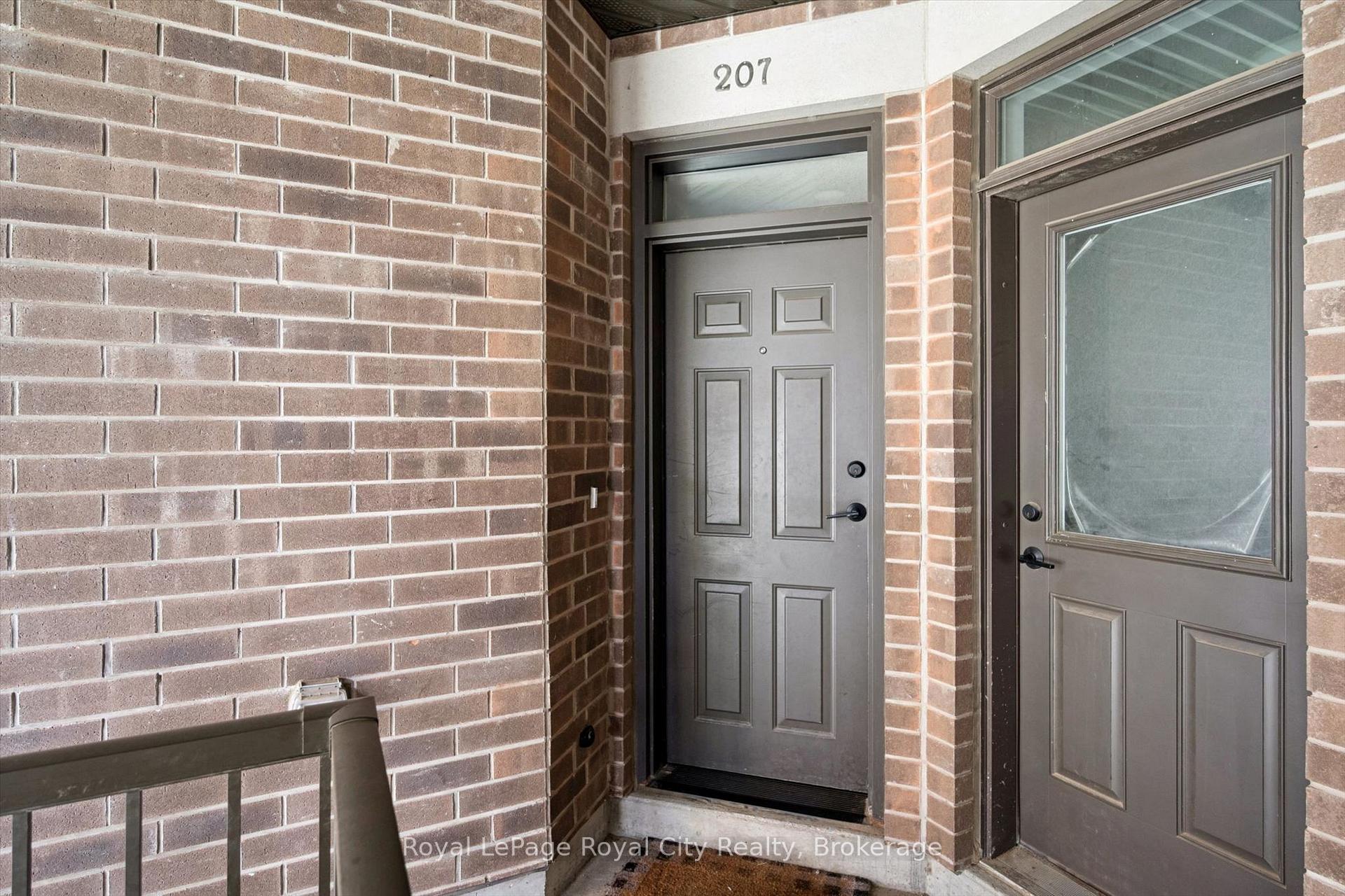 333 Gosling Gardens 207
