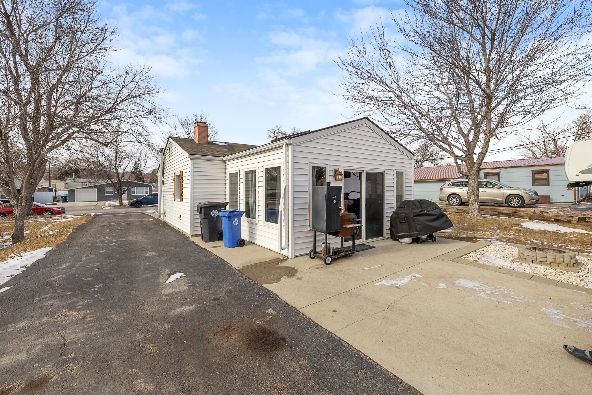 3318 Maple Avenue