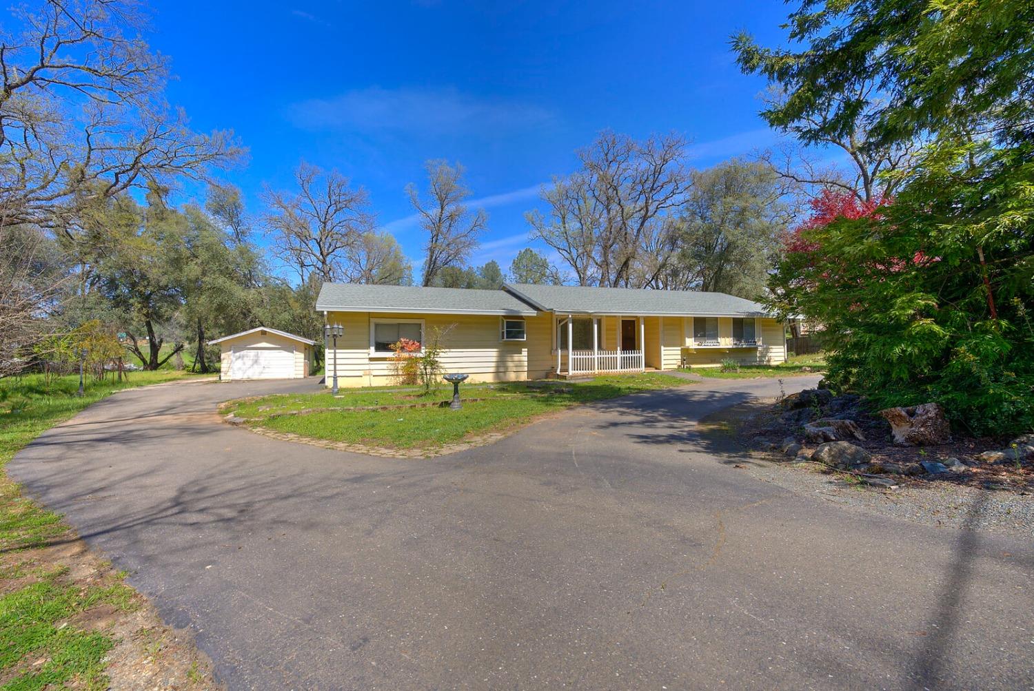 2121 Sleepy Hollow Drive