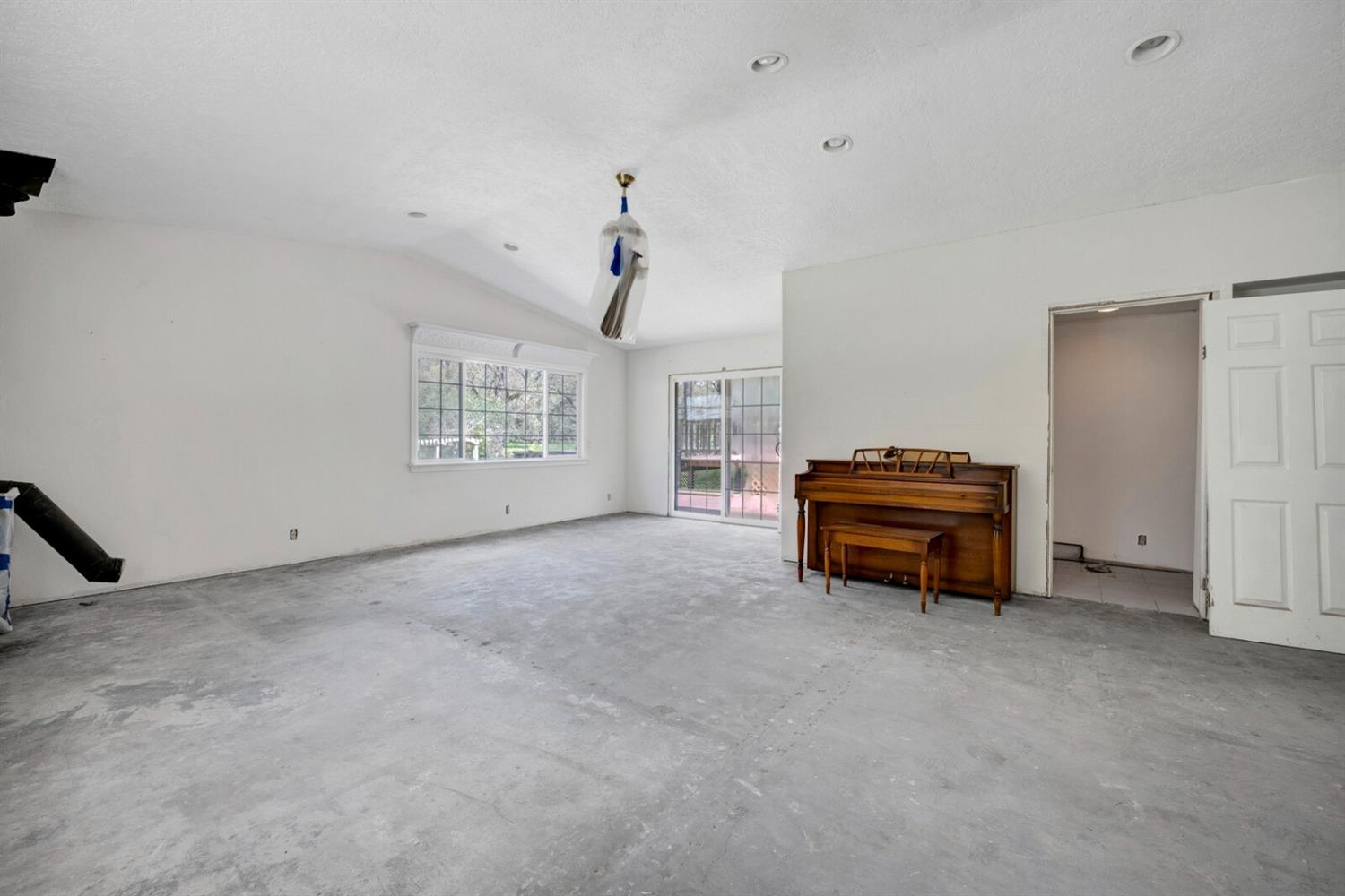 2121 Sleepy Hollow Drive