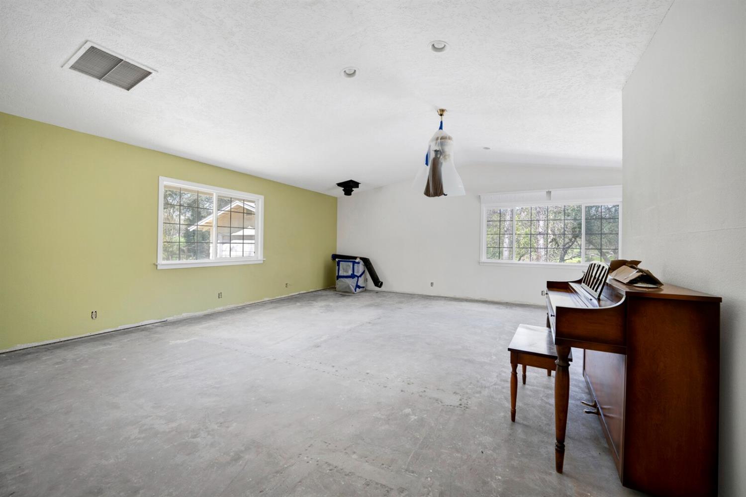 2121 Sleepy Hollow Drive