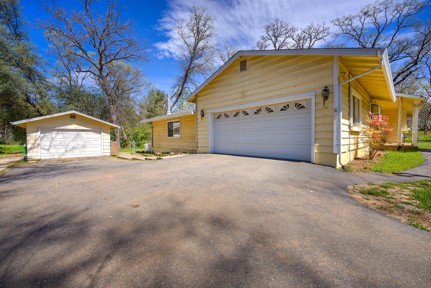 2121 Sleepy Hollow Drive