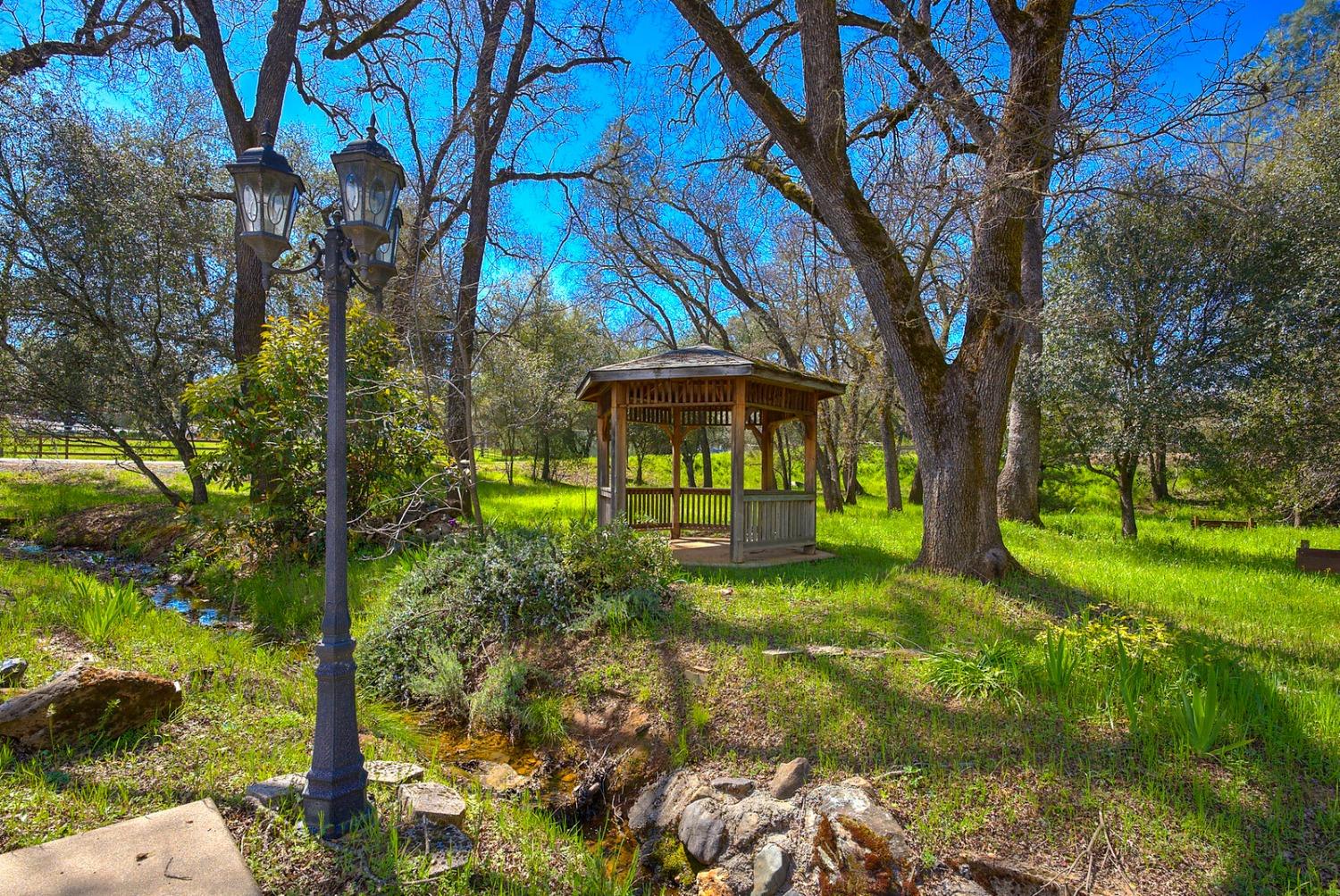 2121 Sleepy Hollow Drive