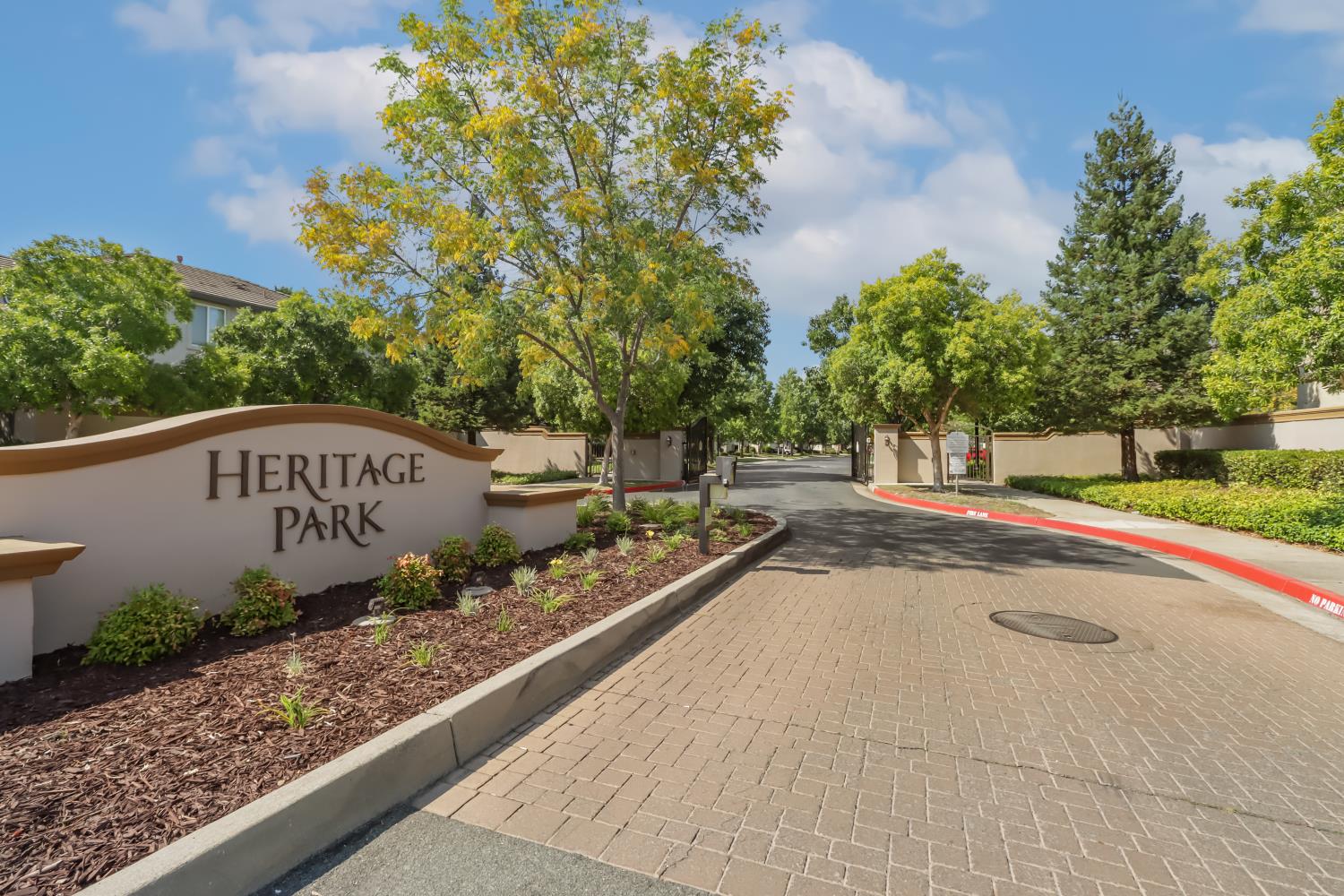 2716 Heritage Park Lane