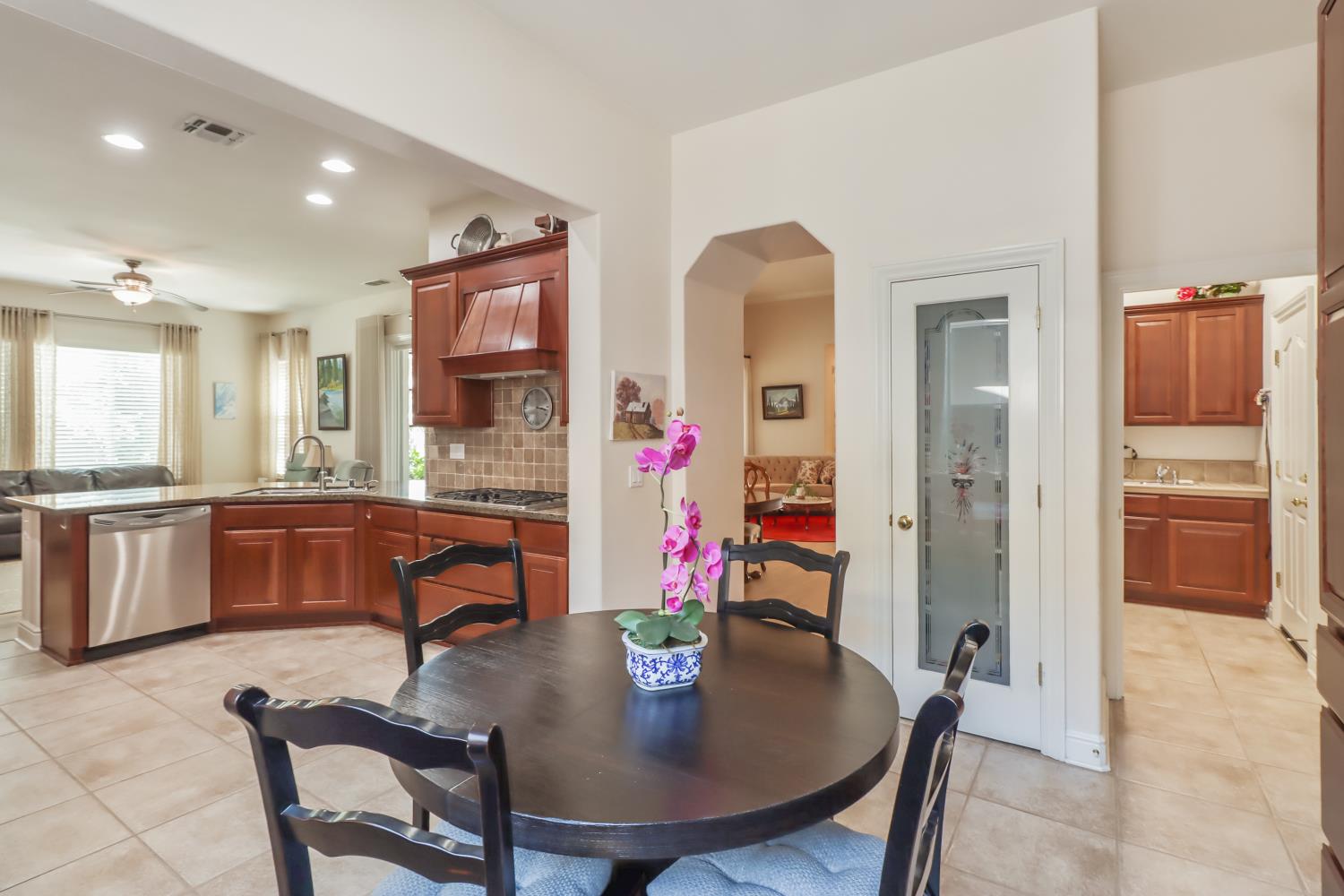 2716 Heritage Park Lane