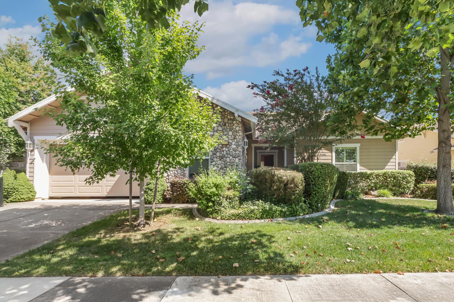 2716 Heritage Park Lane