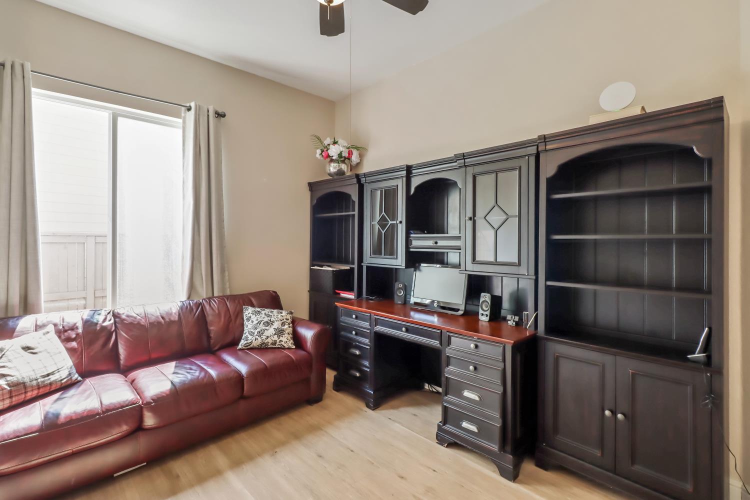 2716 Heritage Park Lane