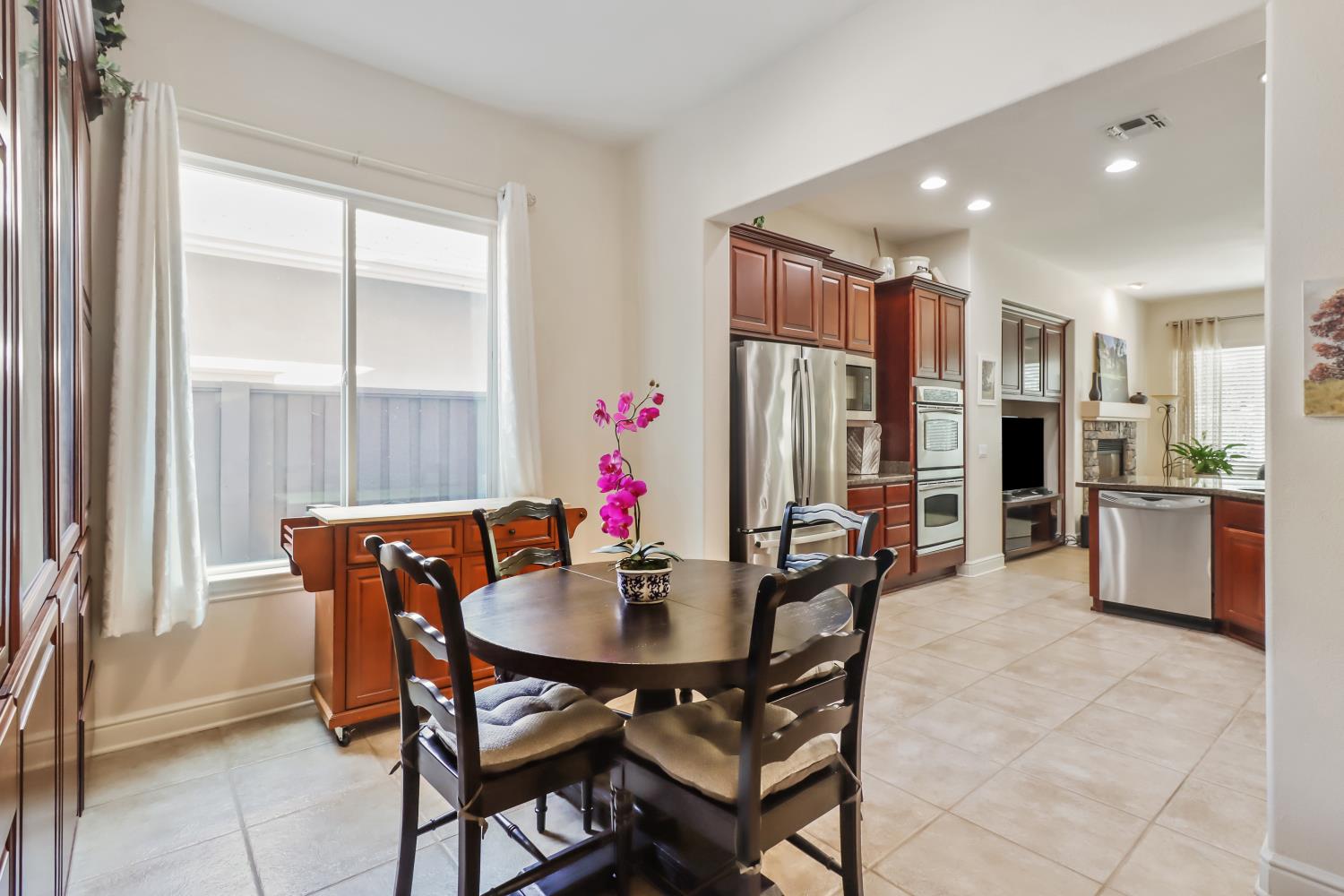 2716 Heritage Park Lane