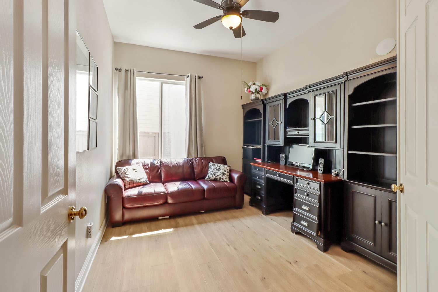 2716 Heritage Park Lane