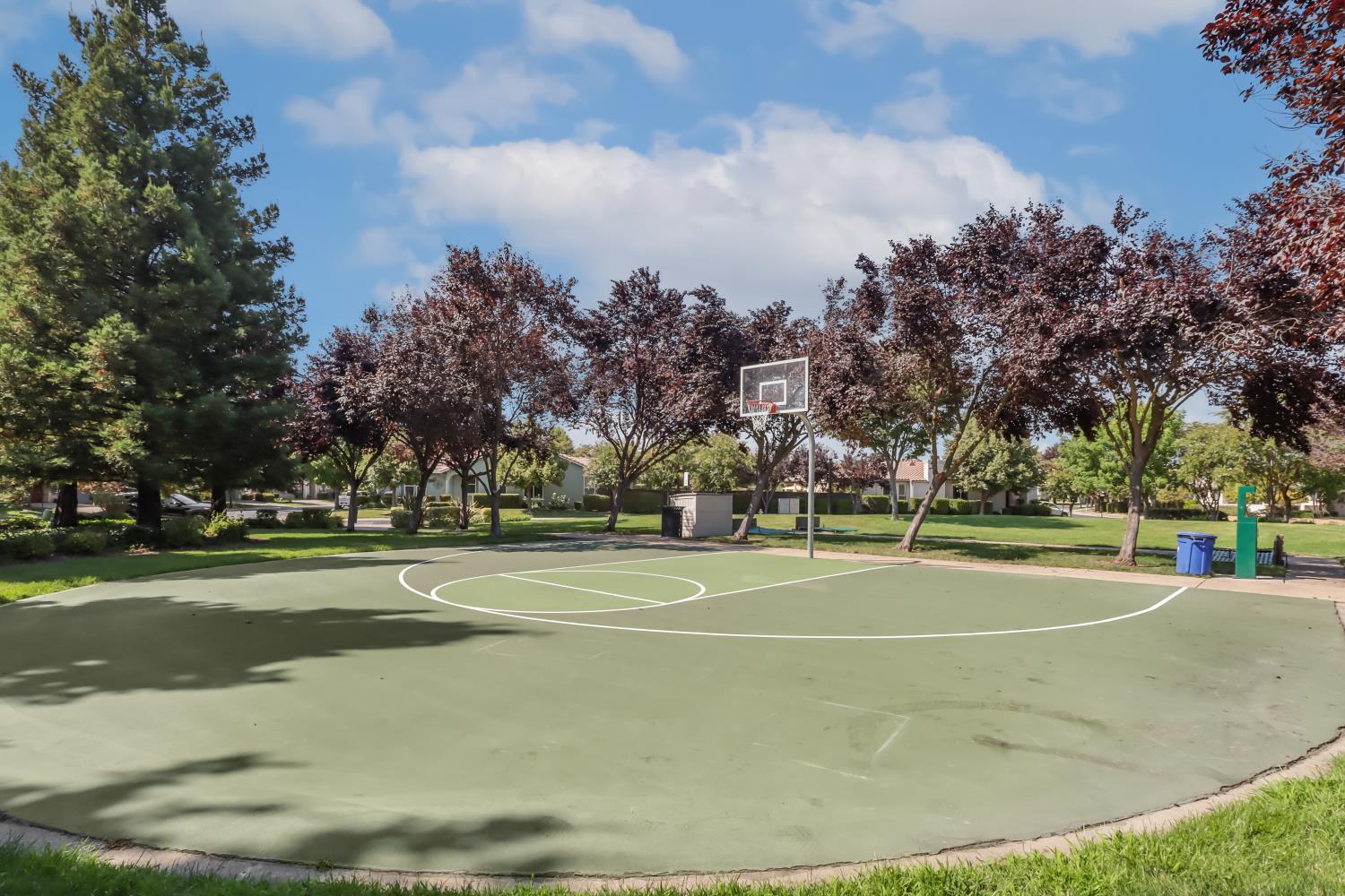 2716 Heritage Park Lane