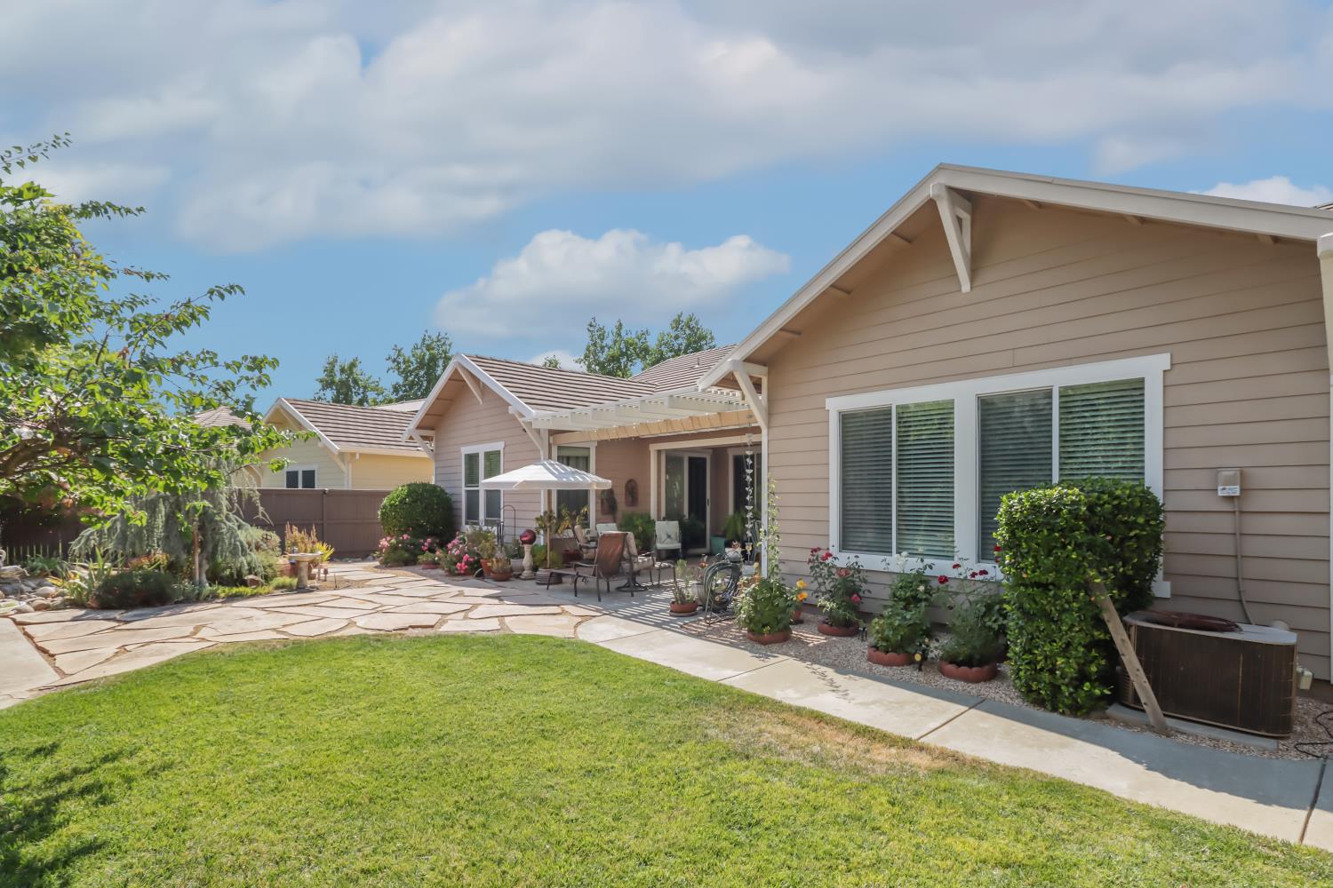 2716 Heritage Park Lane