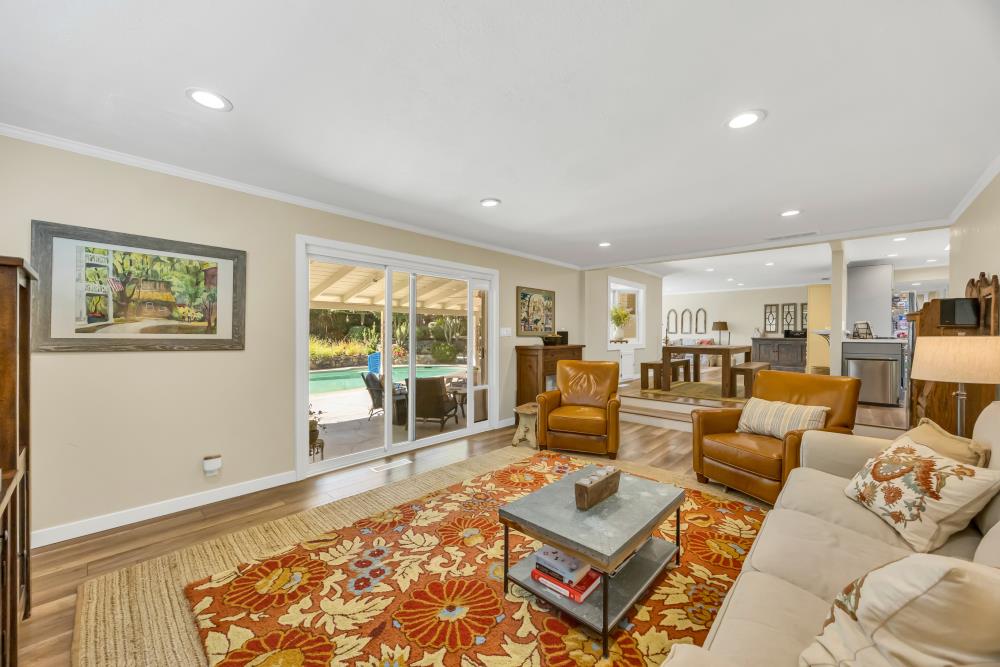 7736 Greenridge Way