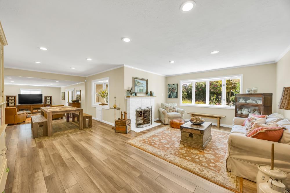 7736 Greenridge Way