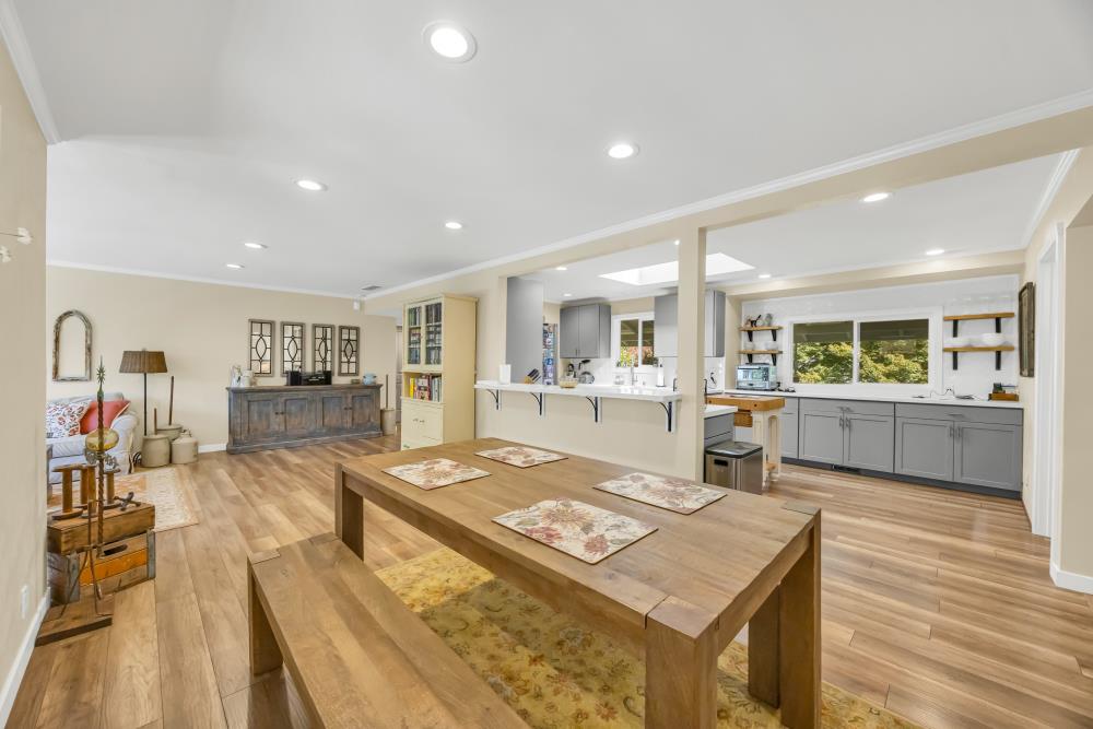 7736 Greenridge Way