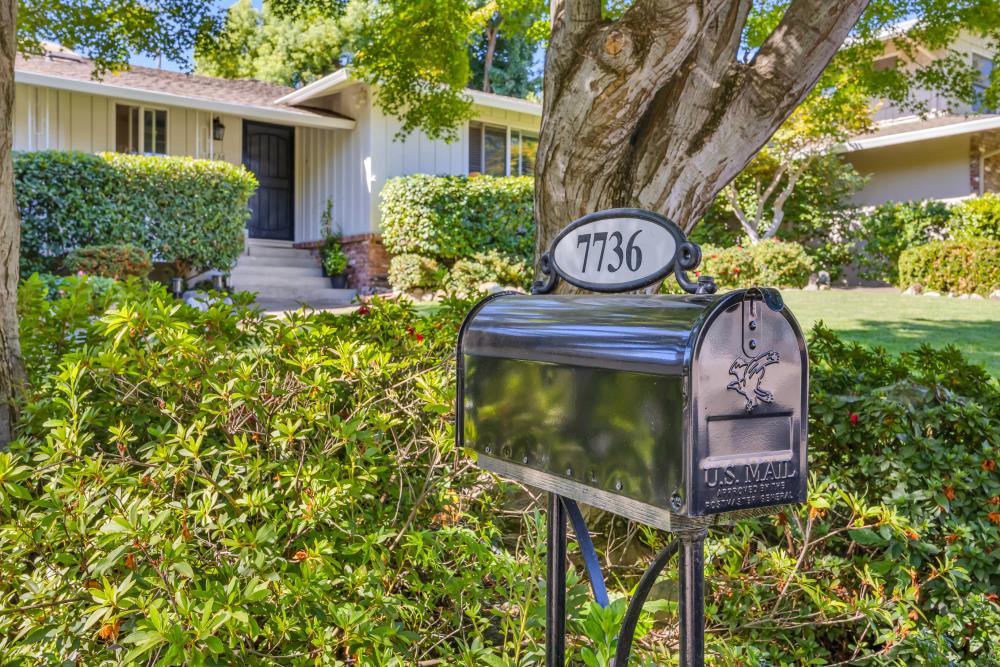 7736 Greenridge Way