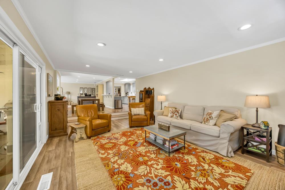 7736 Greenridge Way