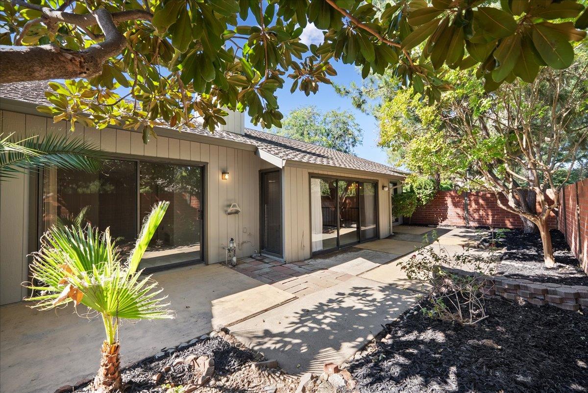 8927 Bluff Lane
