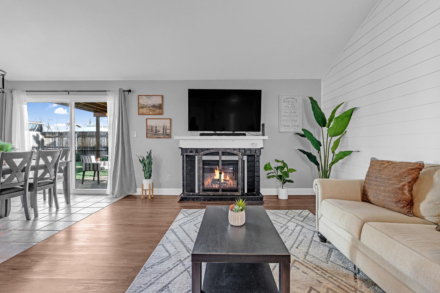 6221 Jack London Circle