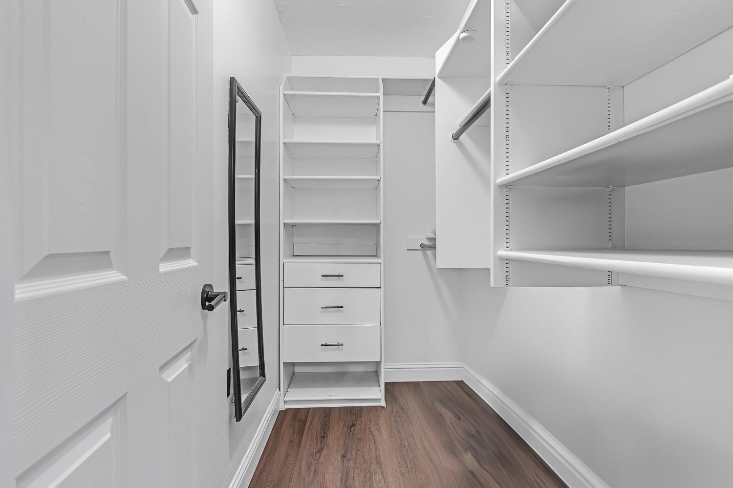 6221 Jack London Circle