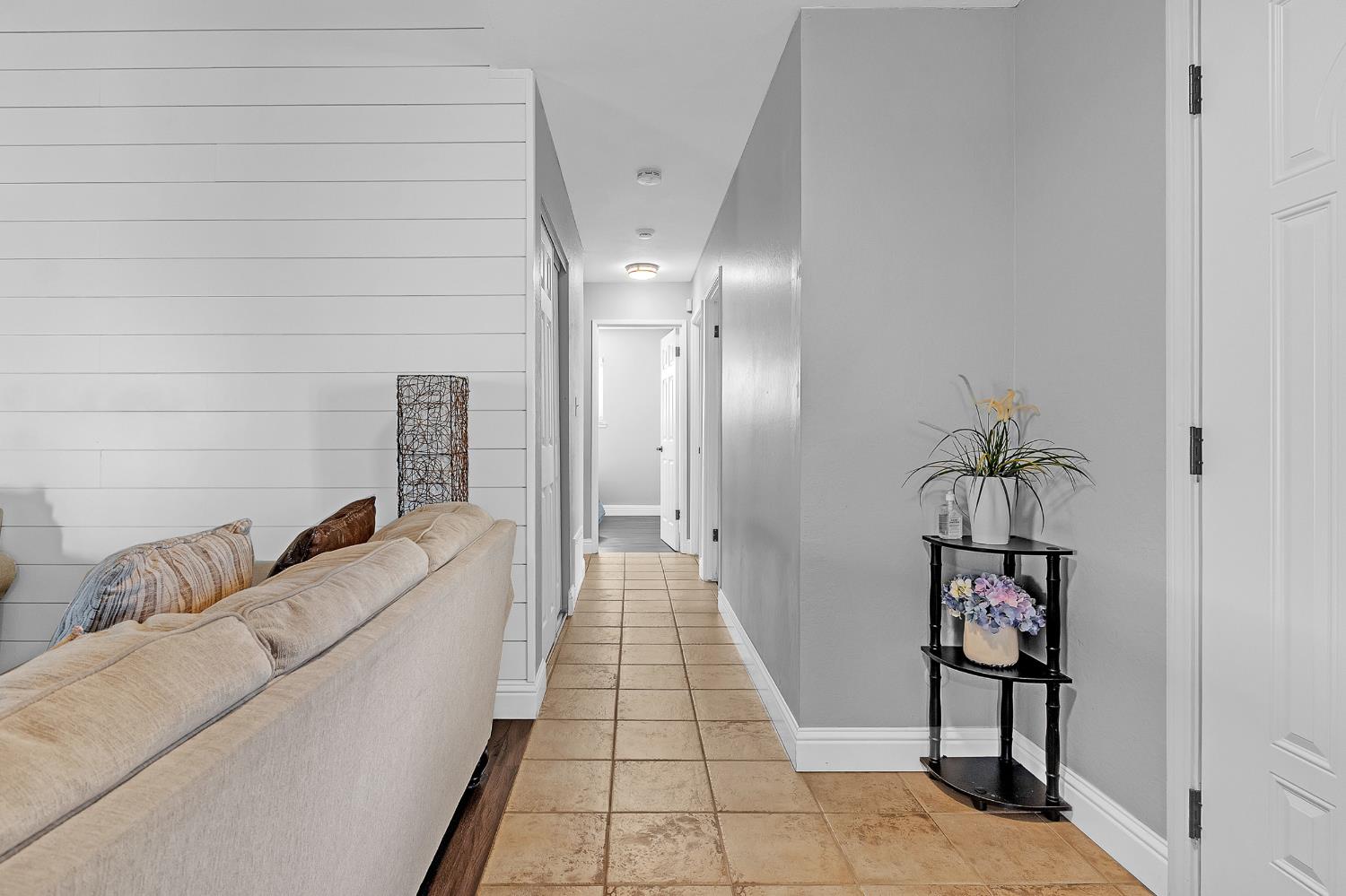 6221 Jack London Circle