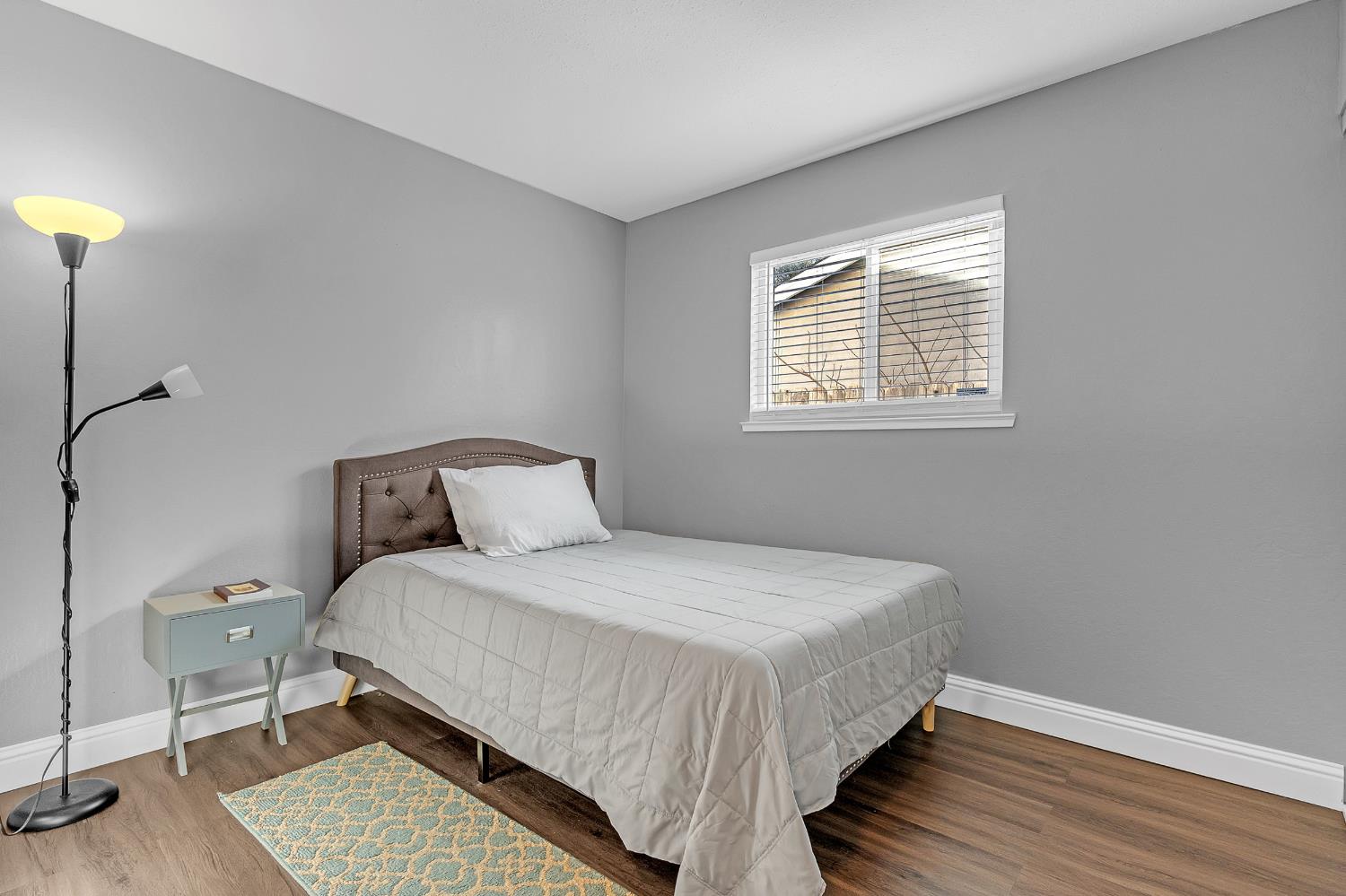 6221 Jack London Circle