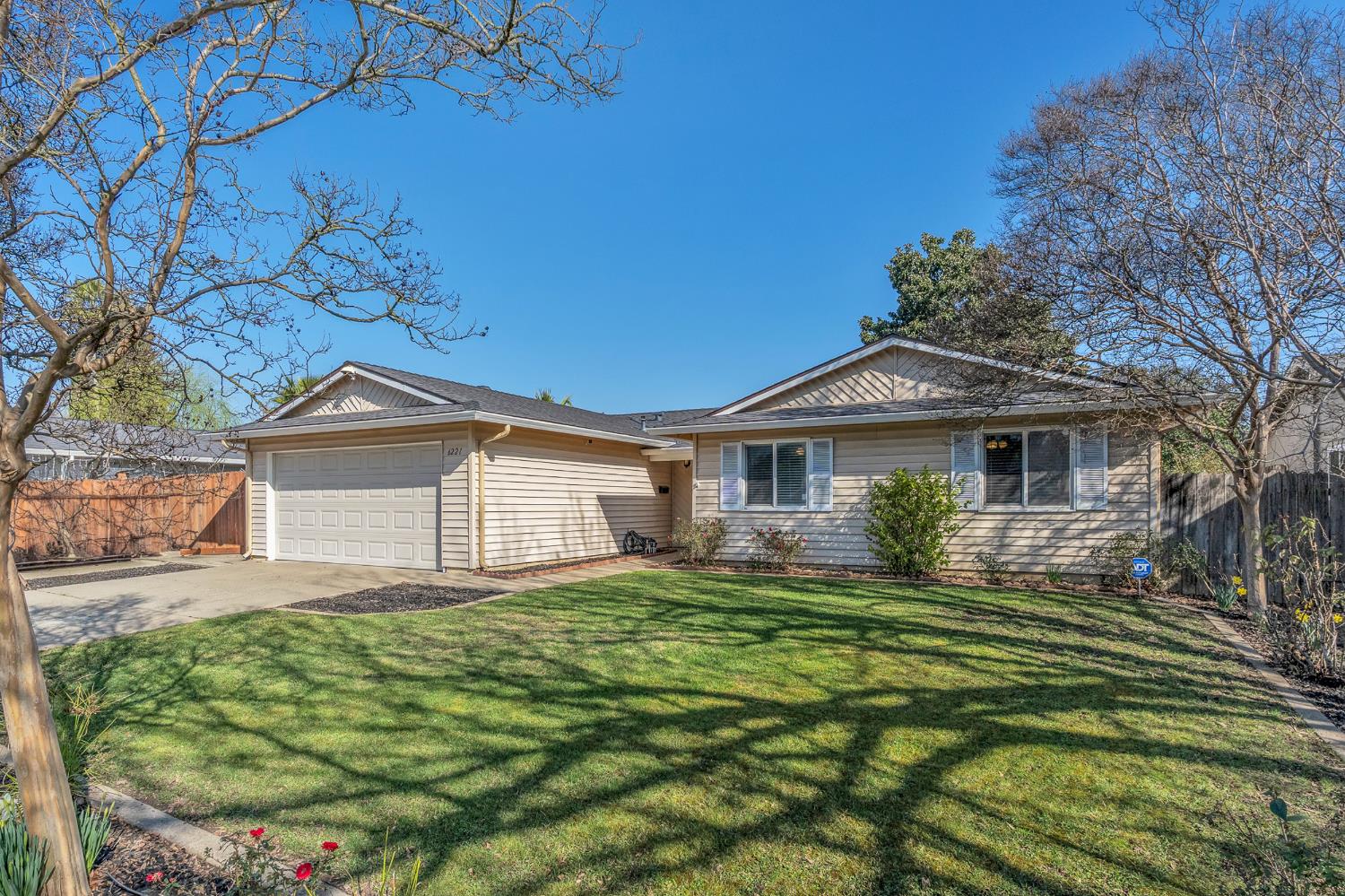 6221 Jack London Circle