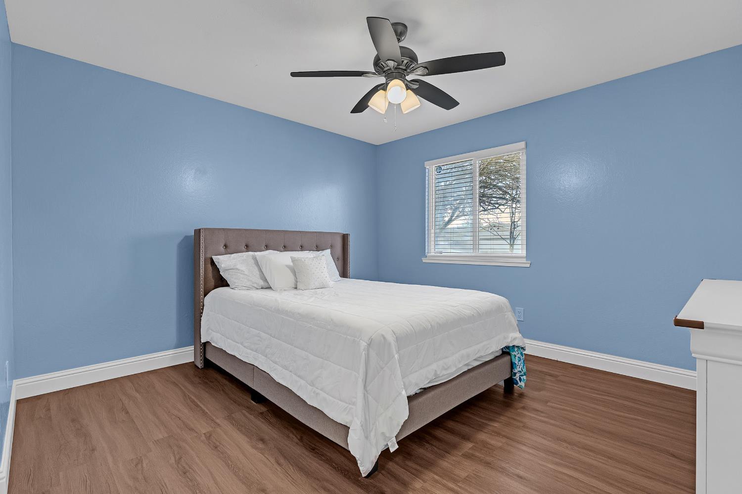 6221 Jack London Circle