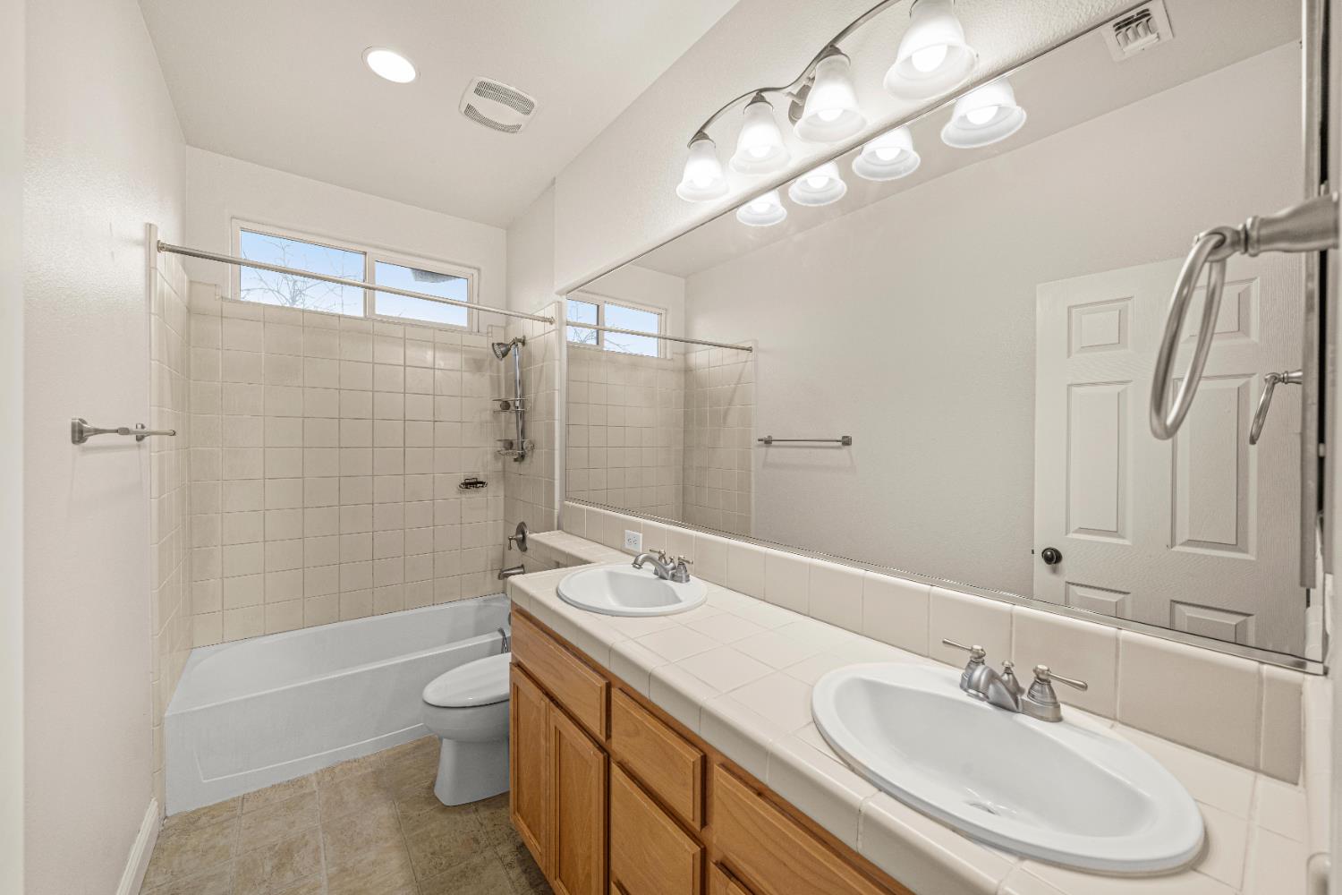 4035 Pinoche Peak Way