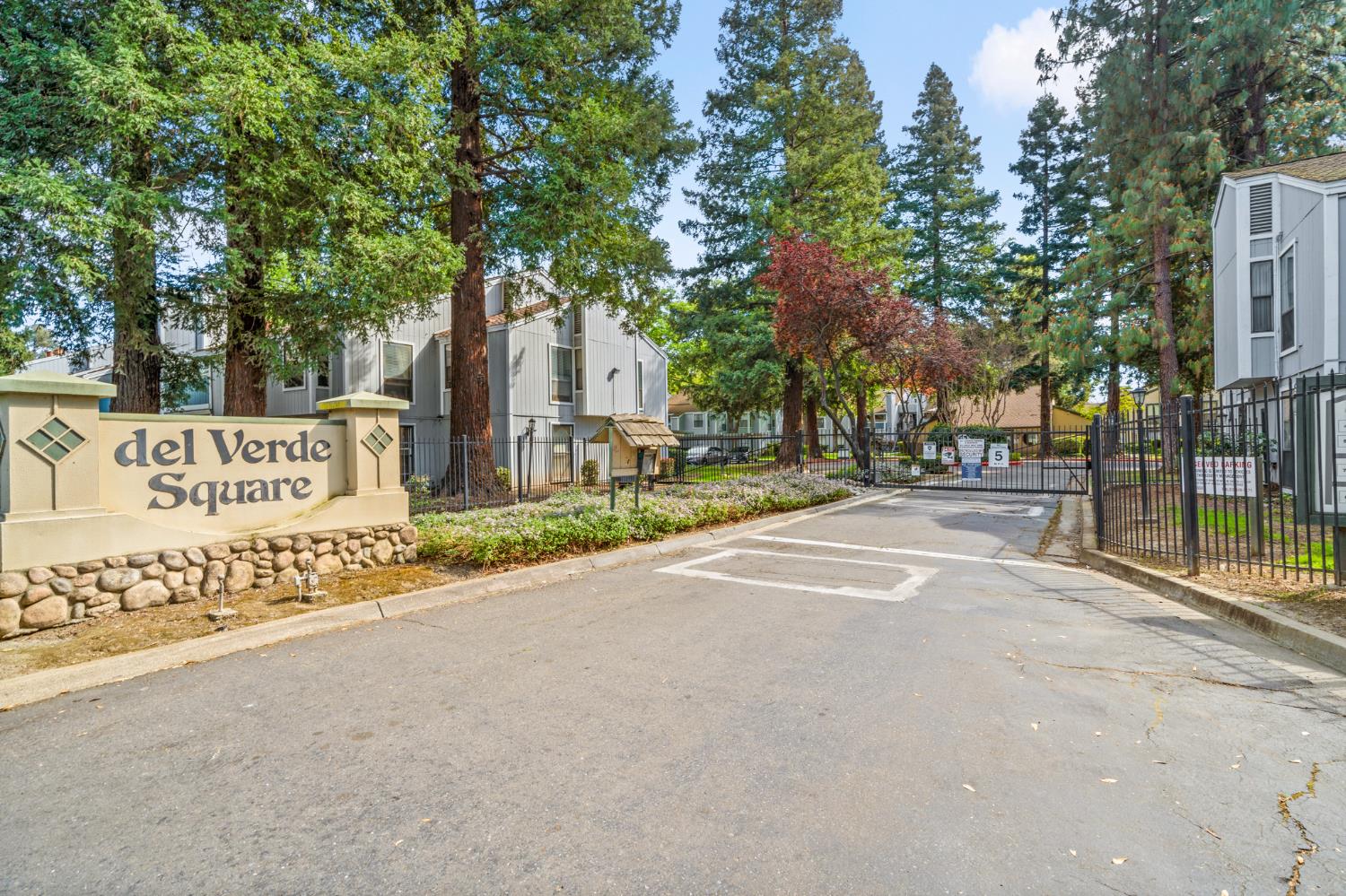 251 Del Verde Circle 3
