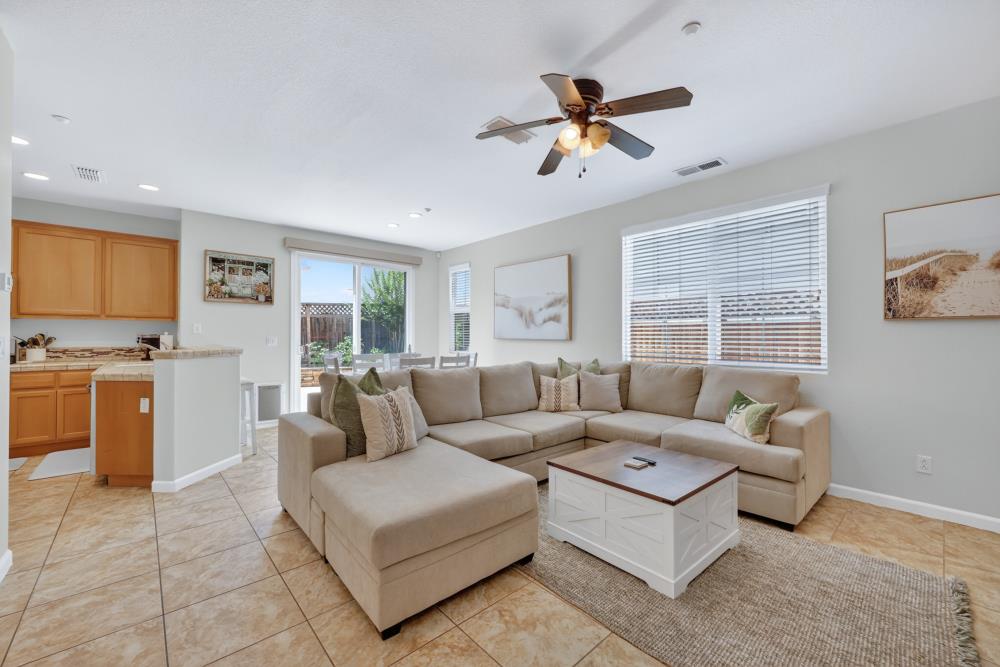 980 Latitude Lane