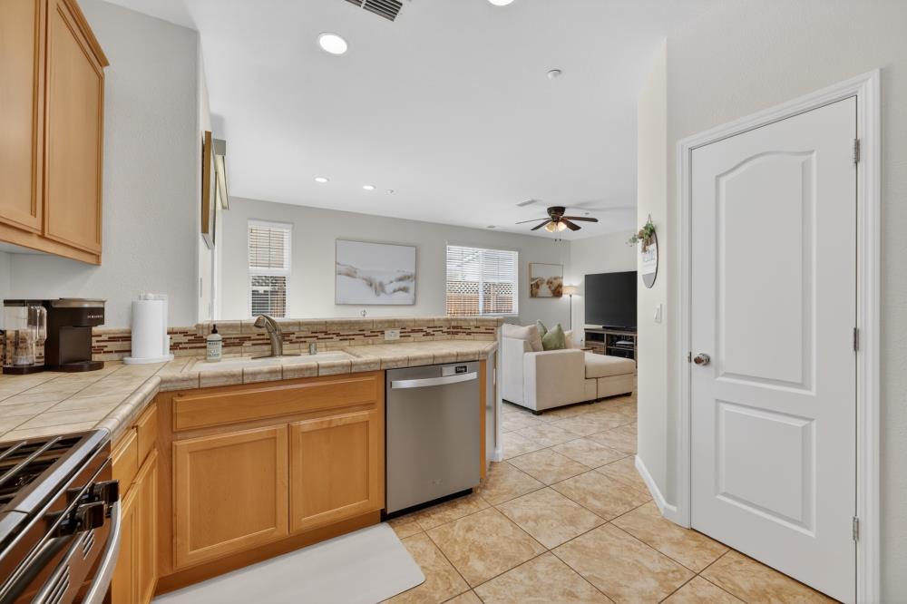 980 Latitude Lane