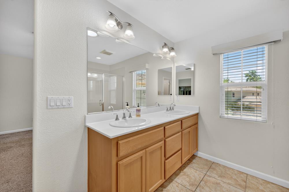 980 Latitude Lane