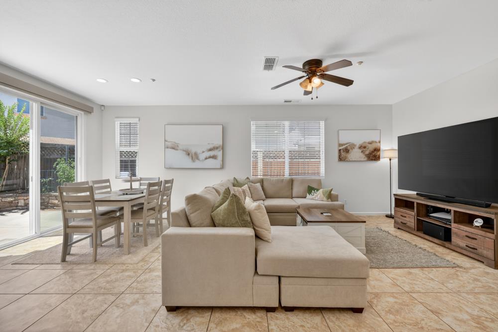 980 Latitude Lane
