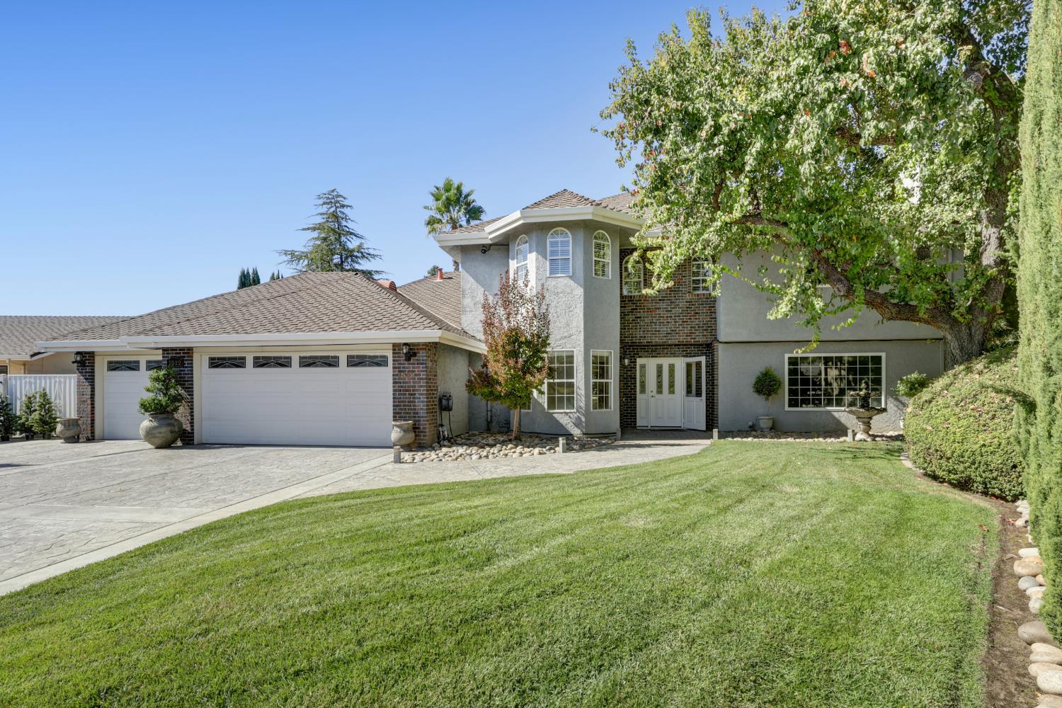 1512 Timberlake Circle