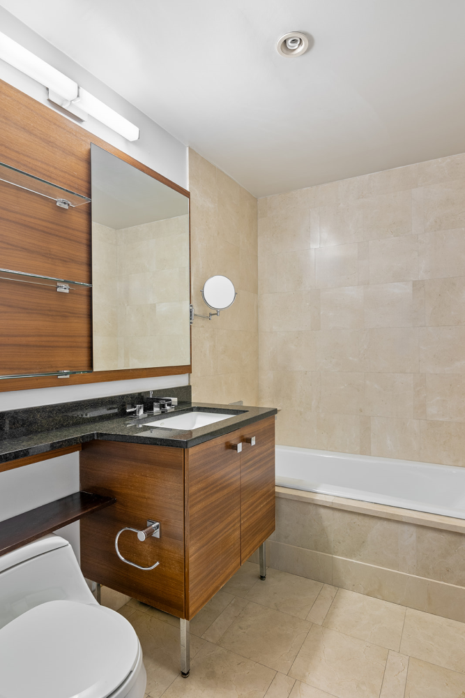 120 RIVERSIDE Boulevard 16K