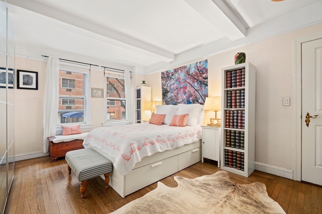 321 E 54TH Street 2BC