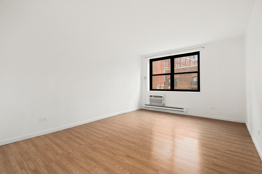 684 WASHINGTON Street 4B