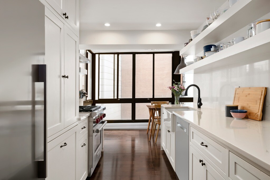 366 W 11TH Street 6FE