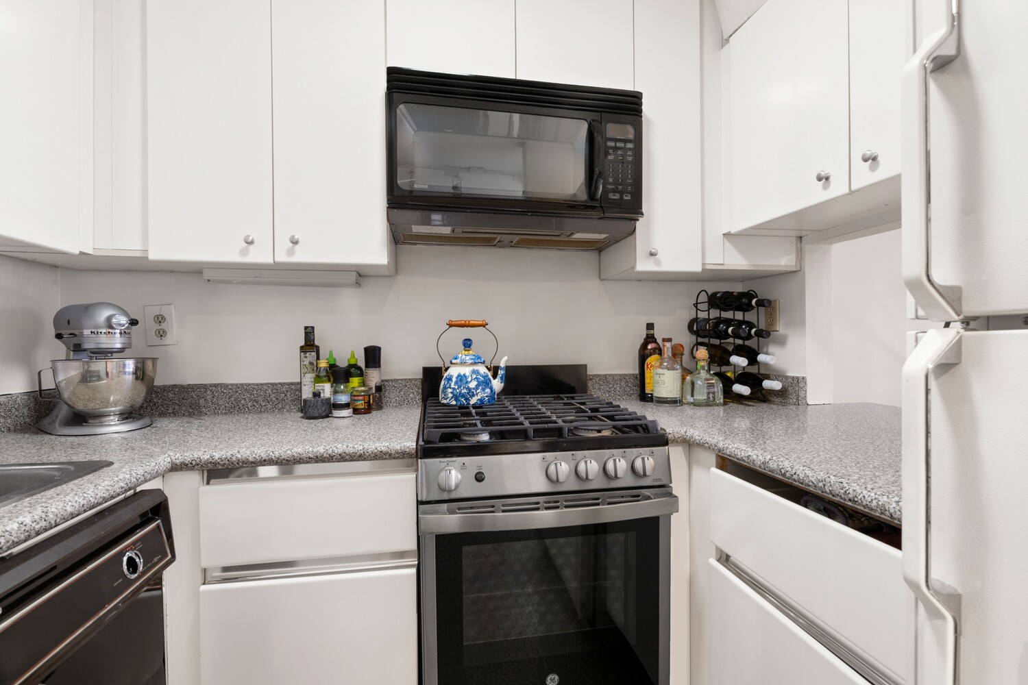 366 W 11TH Street 6G