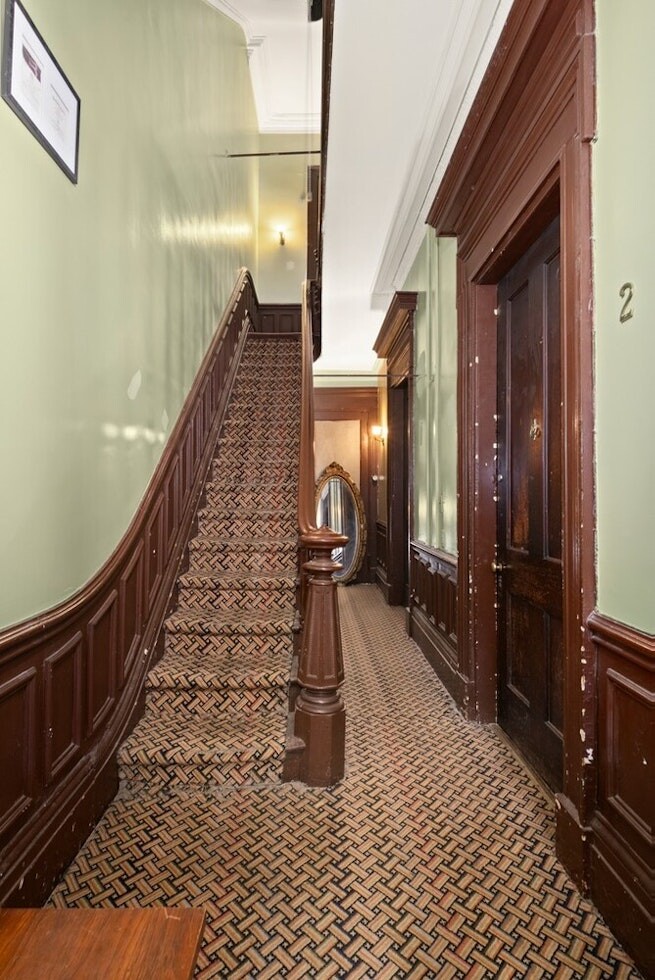 325 W 22ND Street