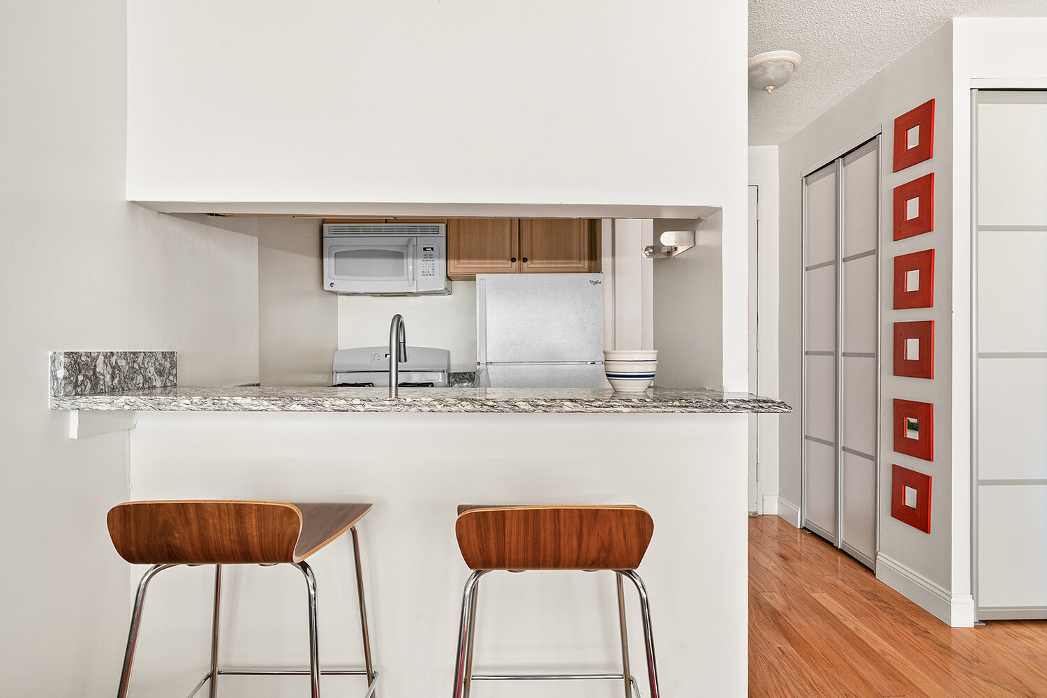233 E 86TH Street 6B