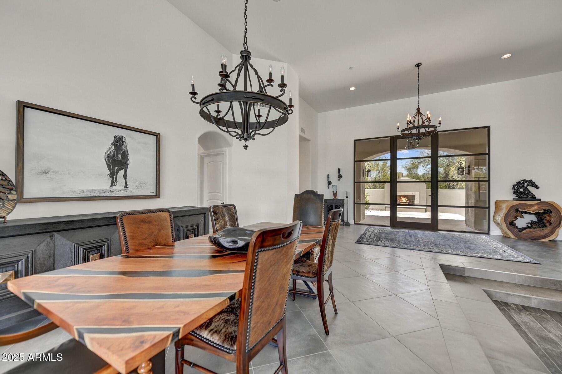8300 E DIXILETA Drive E, 233