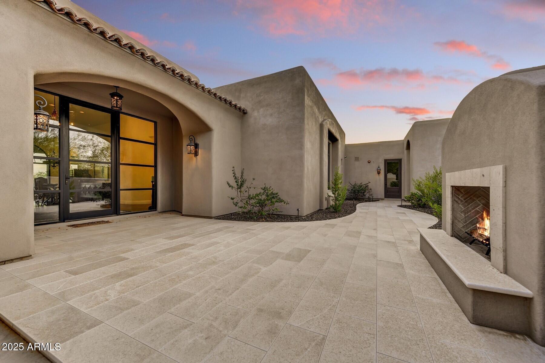 8300 E DIXILETA Drive E, 233