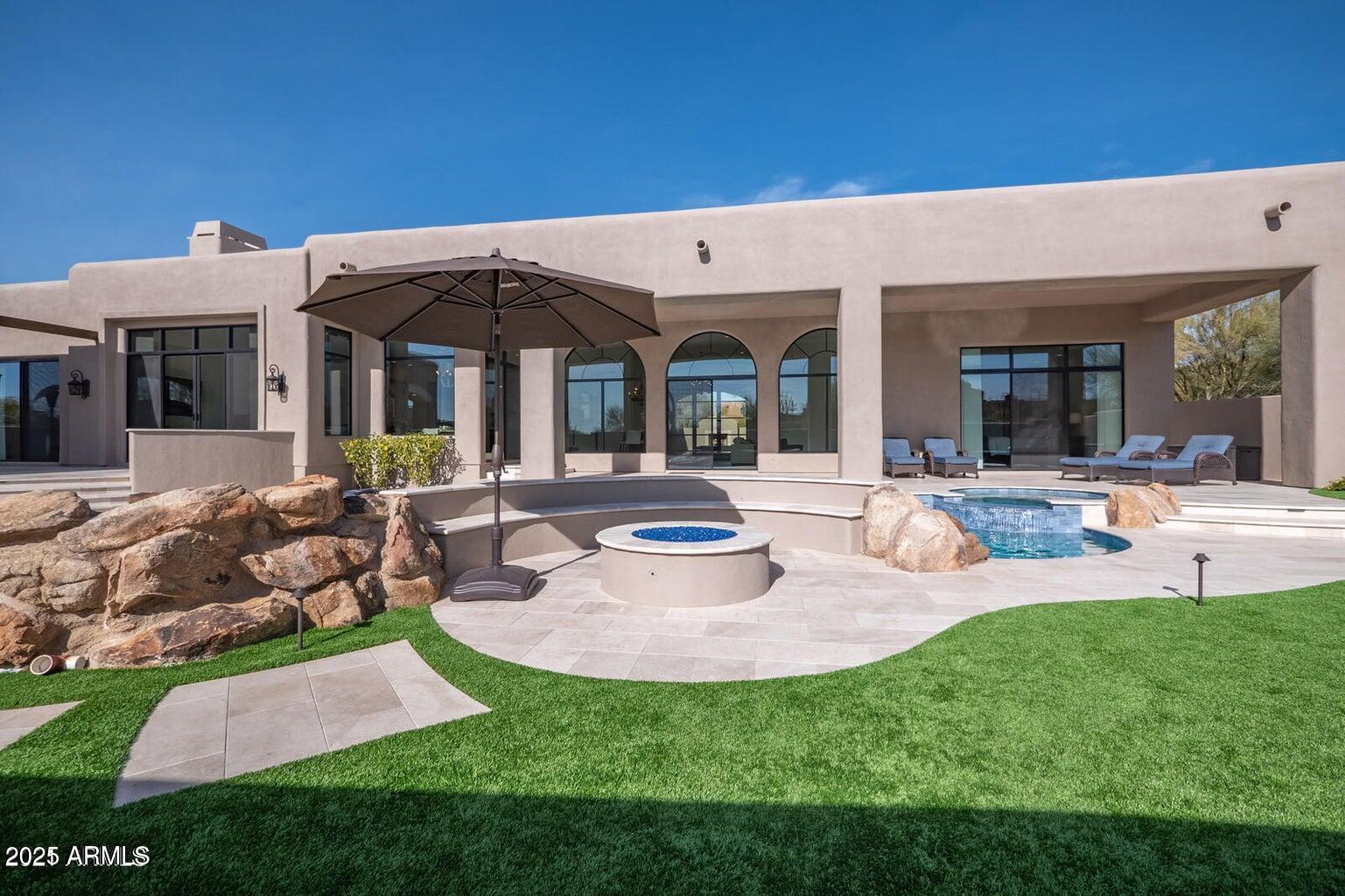 8300 E DIXILETA Drive E, 233
