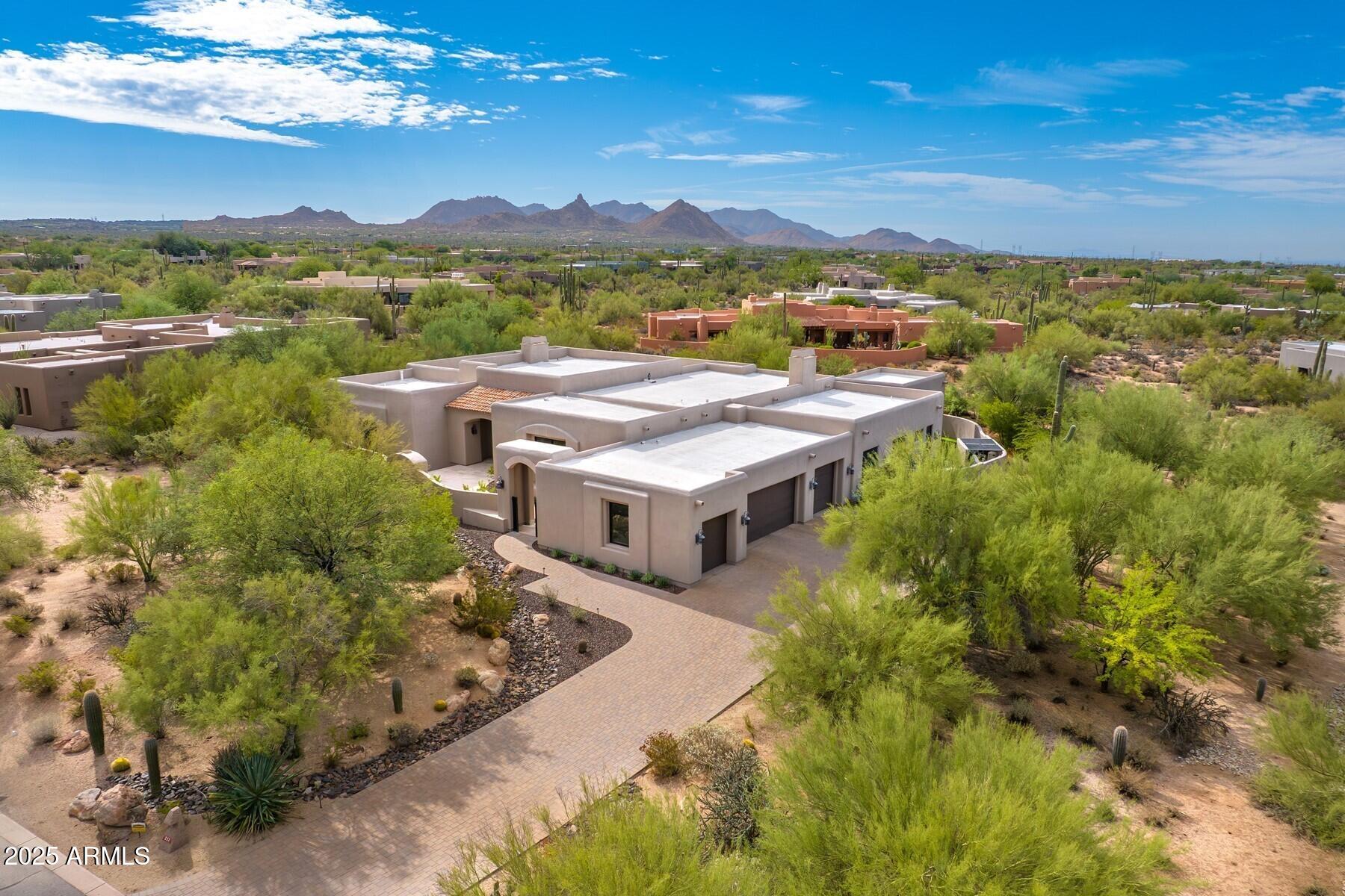 8300 E DIXILETA Drive E, 233