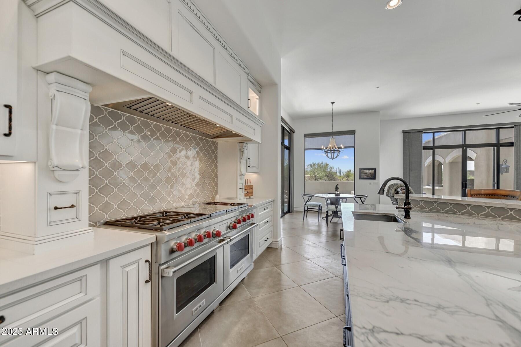 8300 E DIXILETA Drive E, 233