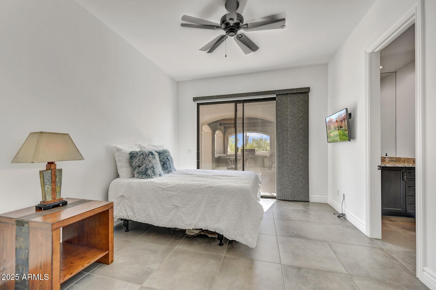 8300 E DIXILETA Drive E, 233