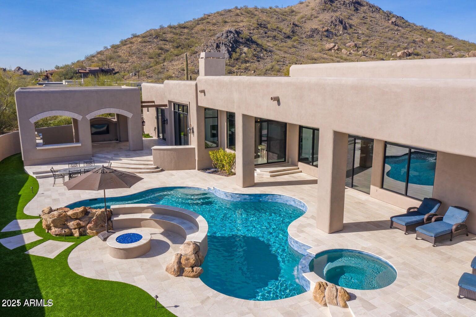 8300 E DIXILETA Drive E, 233