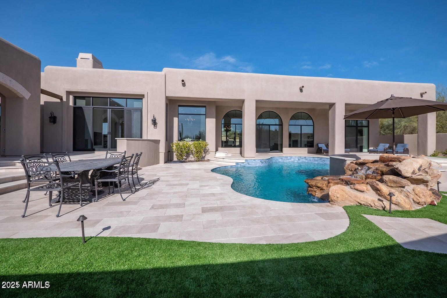 8300 E DIXILETA Drive E, 233
