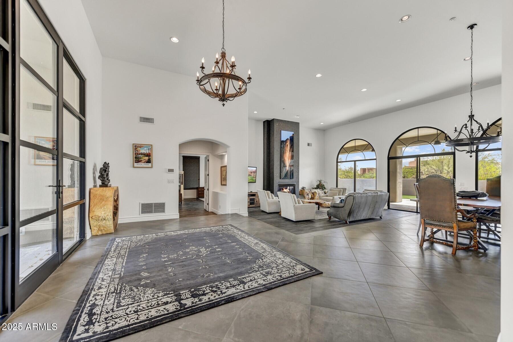 8300 E DIXILETA Drive E, 233